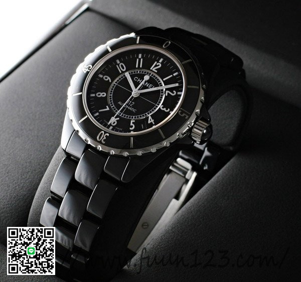 シャネル J12 メンズ H0685 黒セラミック スーパーコピー